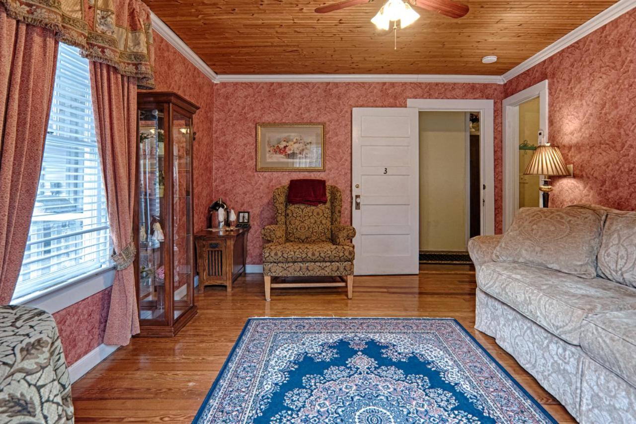 | Broad River Inn