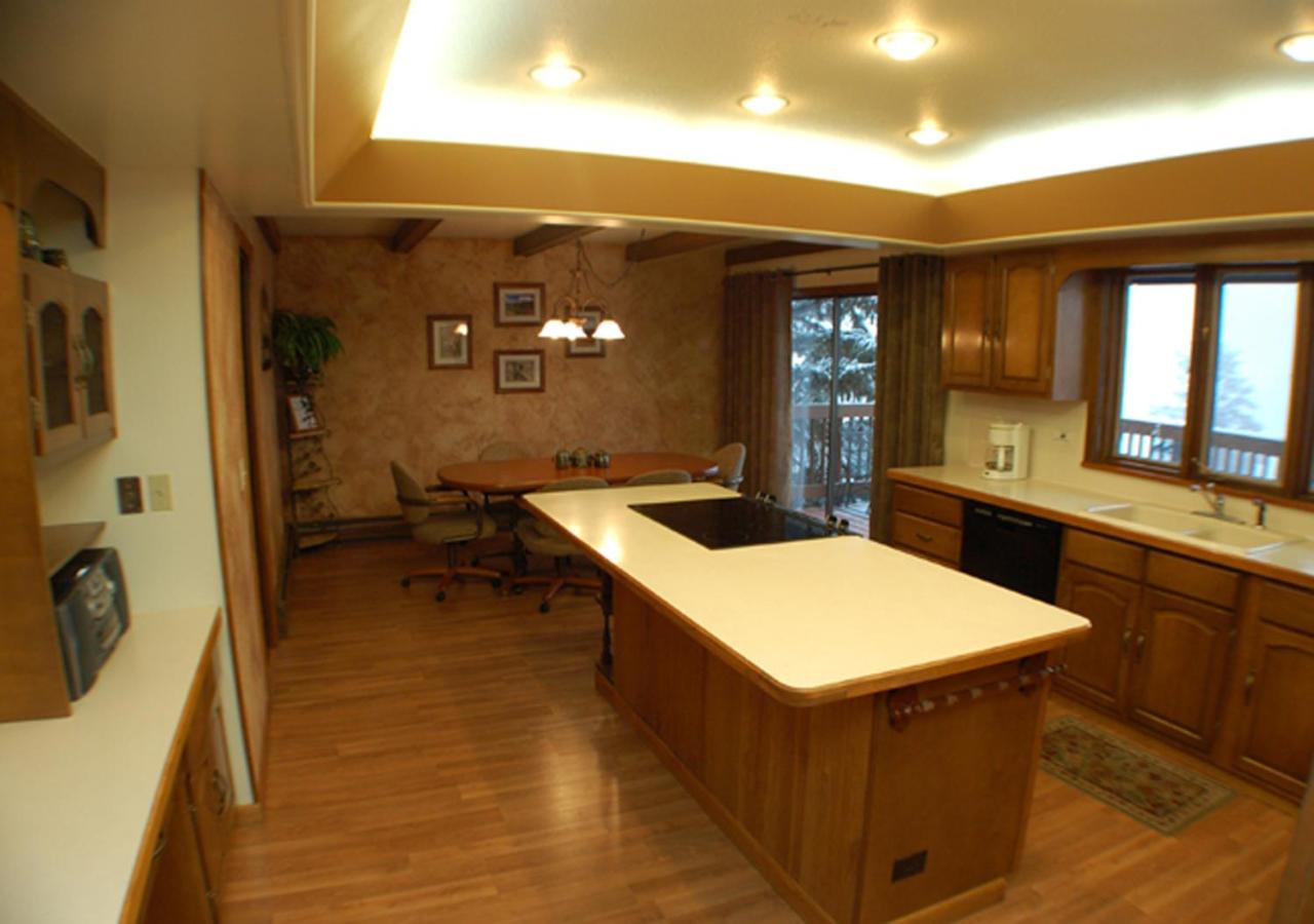 Deluxe Two-Bedroom House at Wildwood Inn
