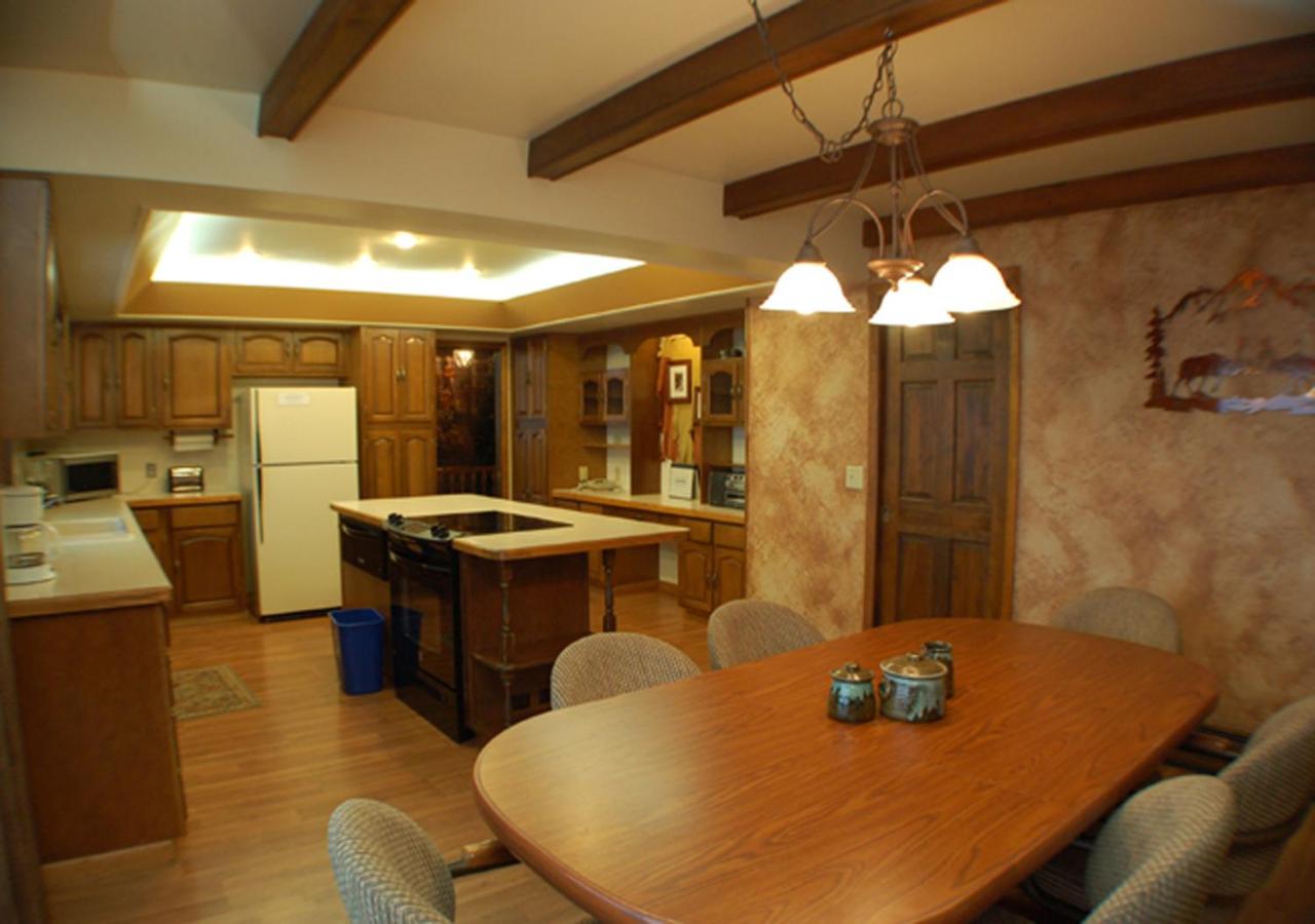 Deluxe Two-Bedroom House at Wildwood Inn