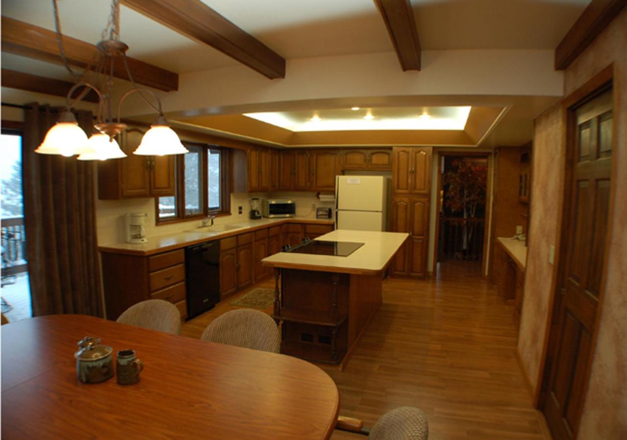 Deluxe Two-Bedroom House at Wildwood Inn