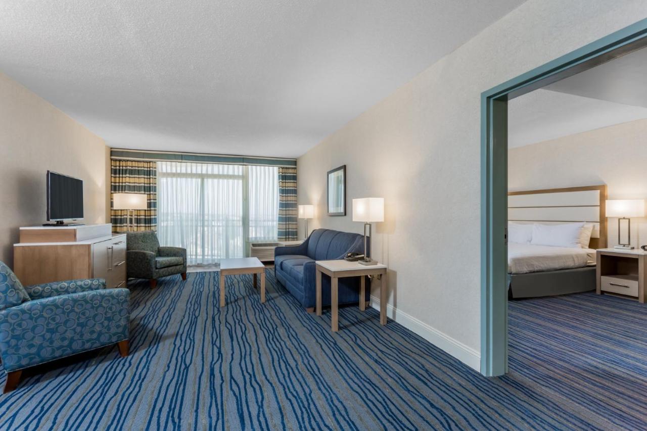 Coastal Two Bedroom Suite 1 King Bed, 2 Queens Bed, Sofa Bed at Wyndham Virginia Beach Oceanfront