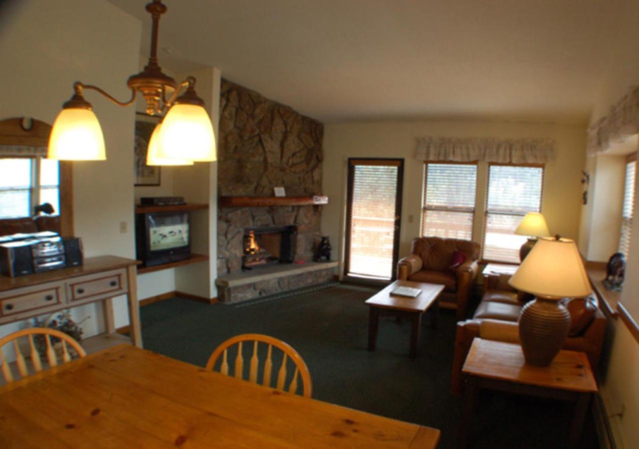 Suite with Hot Tub at Wildwood Inn