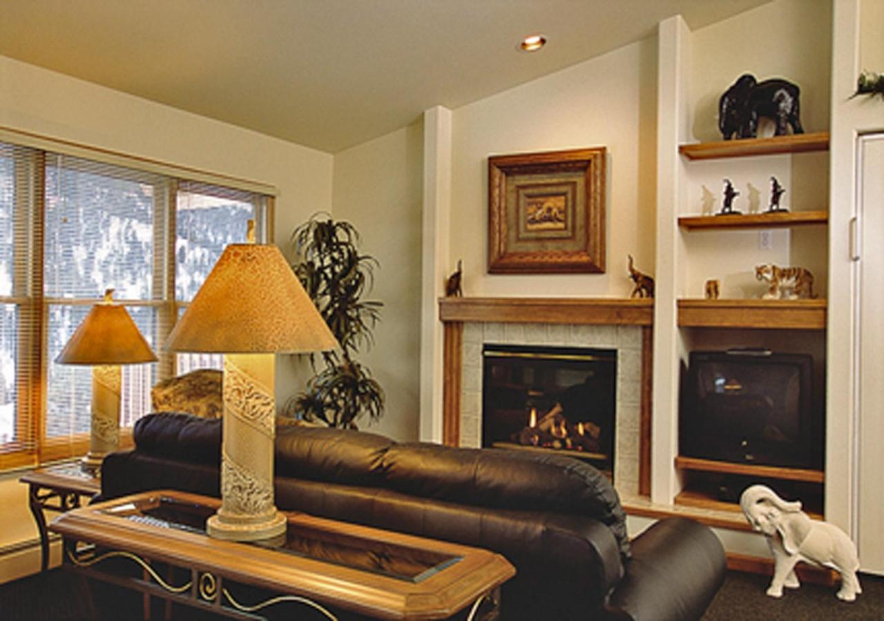 Suite with Mountain View at Wildwood Inn