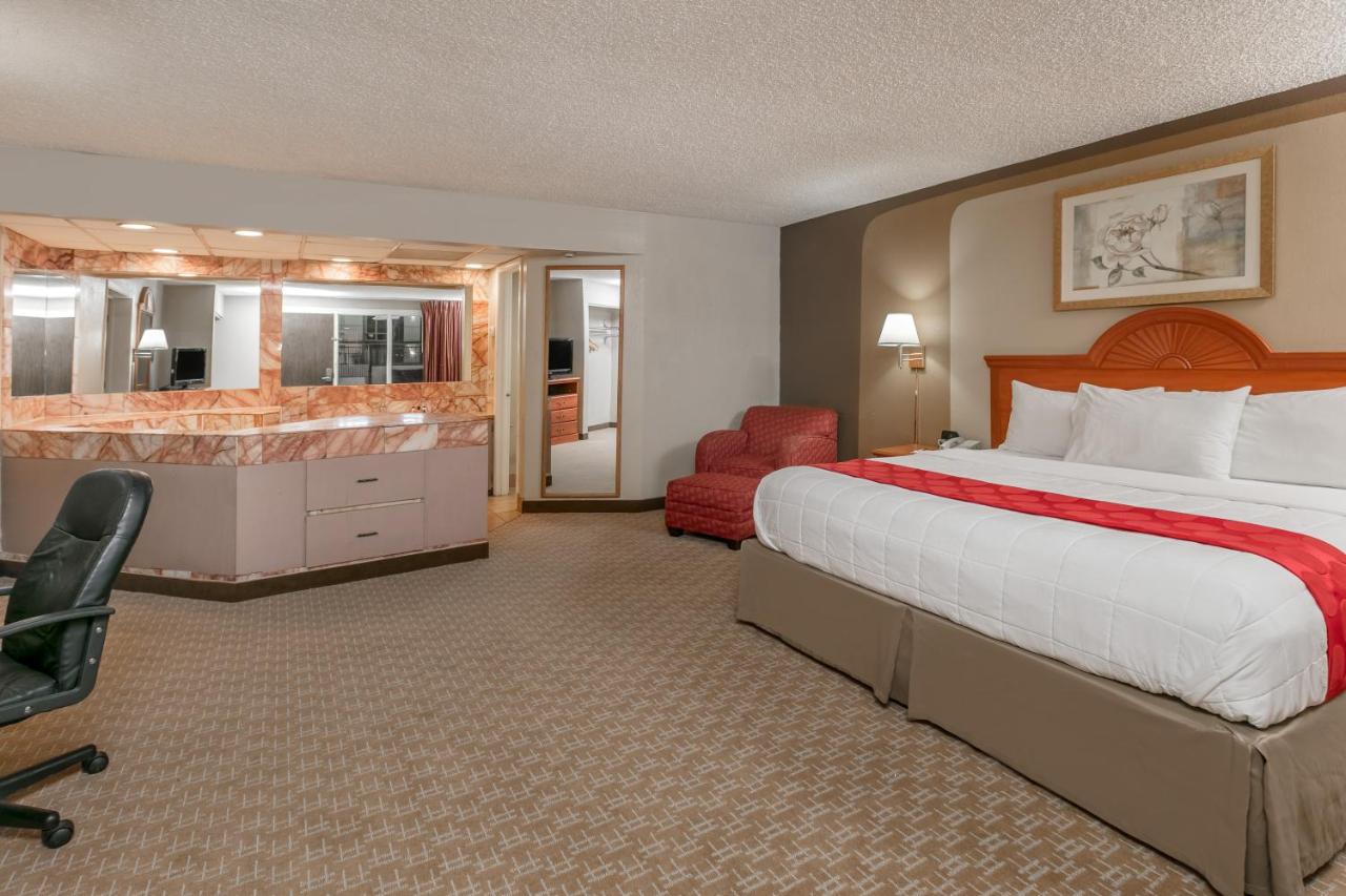 One-Bedroom Deluxe King Suite - Smoking at Ramada by Wyndham Odessa Near University of Texas Permian