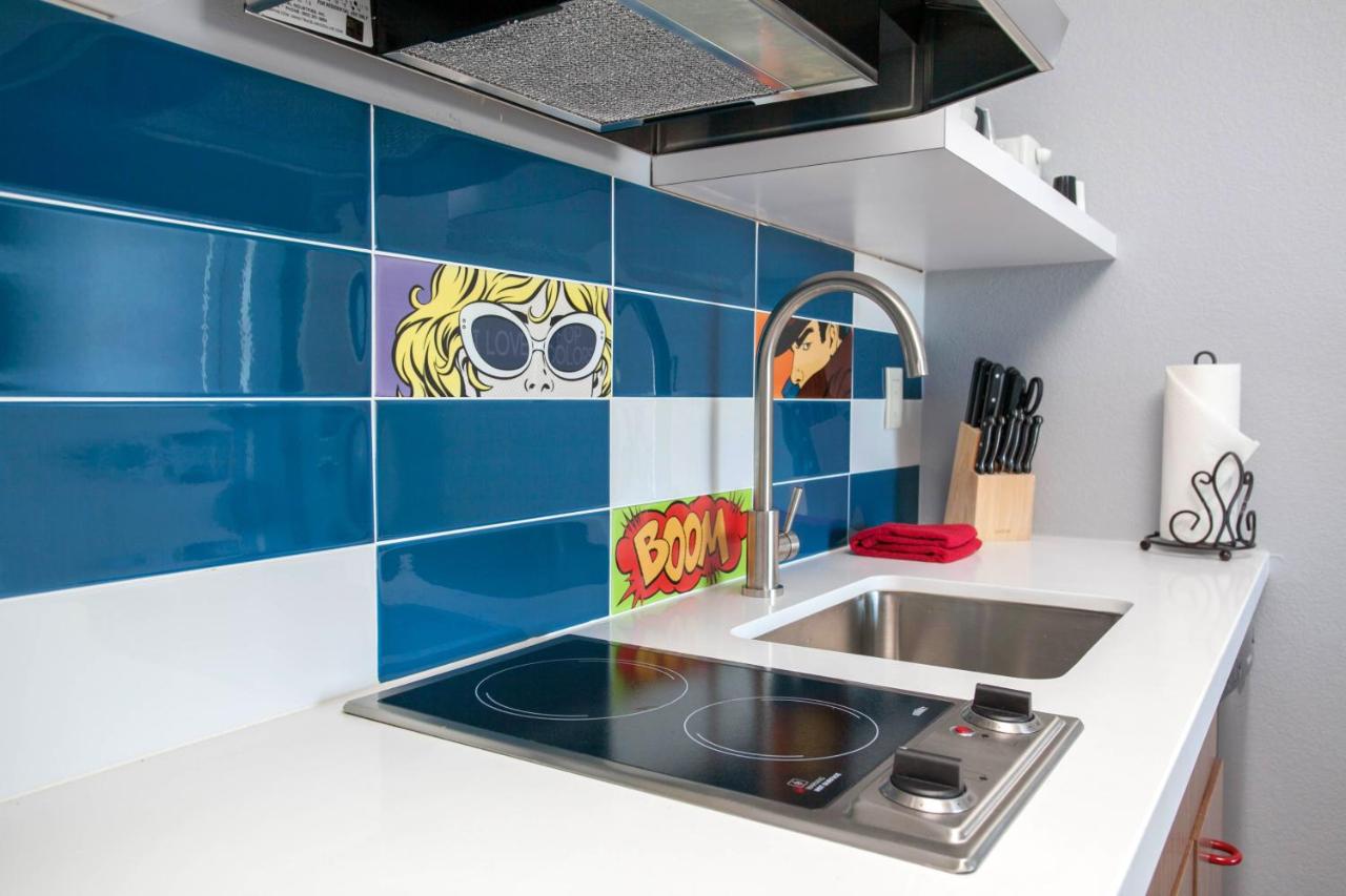 King Room with Kitchenette at Inn At Seaside