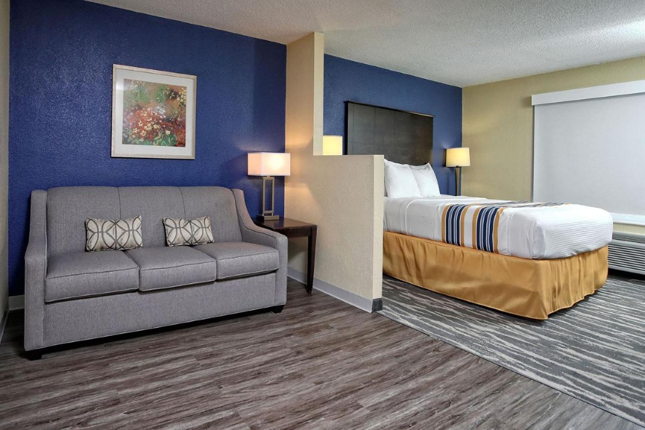 King Studio with Sofa Bed at Eagles Nest Inn