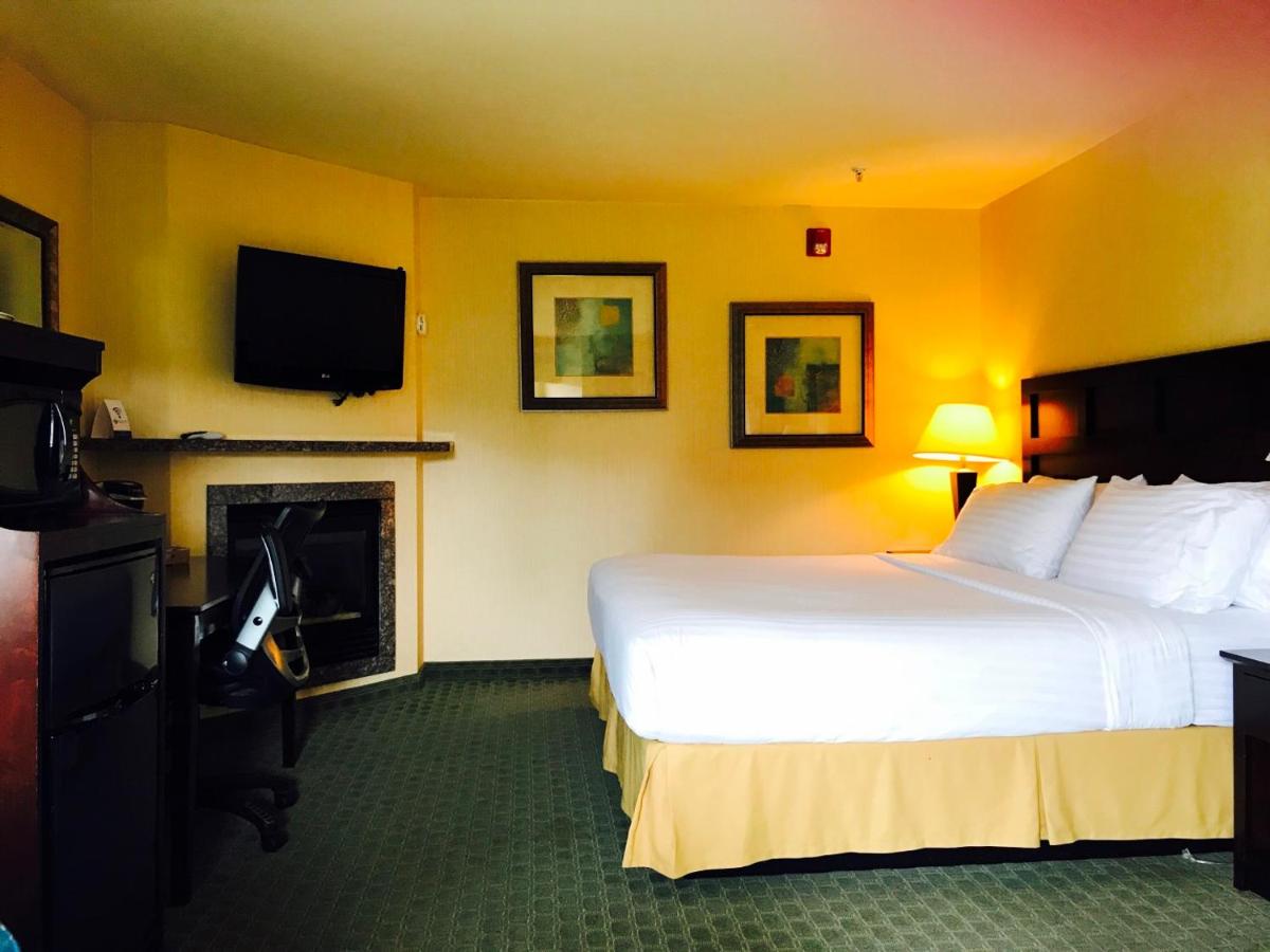  | Holiday Inn Express Fort Bragg, an IHG Hotel
