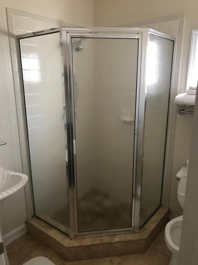  | New Orleans House - Gay Male-Only Guesthouse