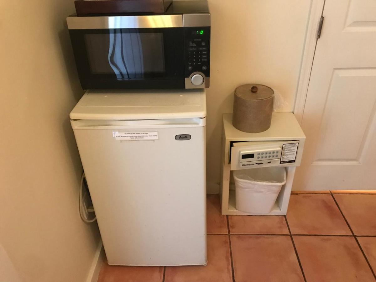  | New Orleans House - Gay Male-Only Guesthouse
