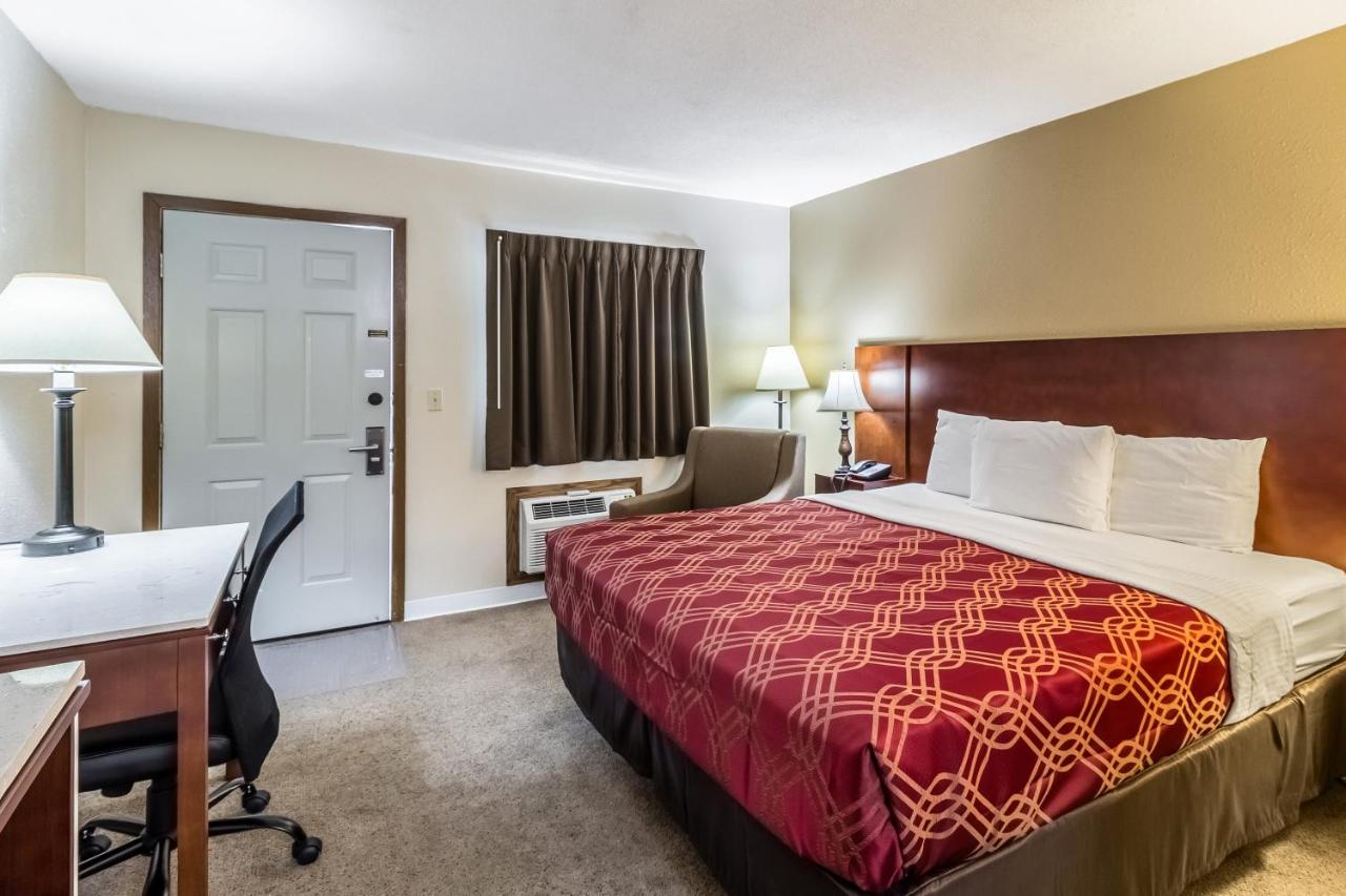 | Econo Lodge - Valley City