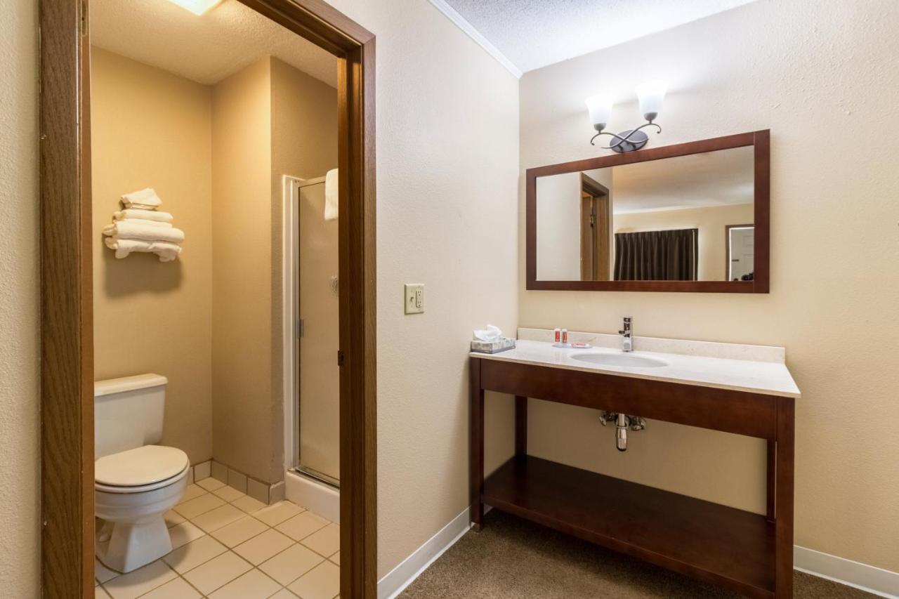 | Econo Lodge - Valley City