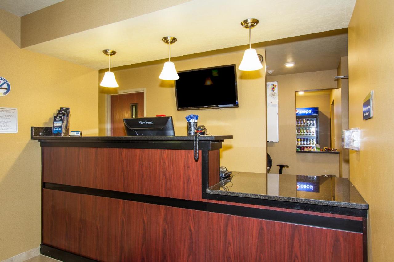 | Cobblestone Inn & Suites - Corry