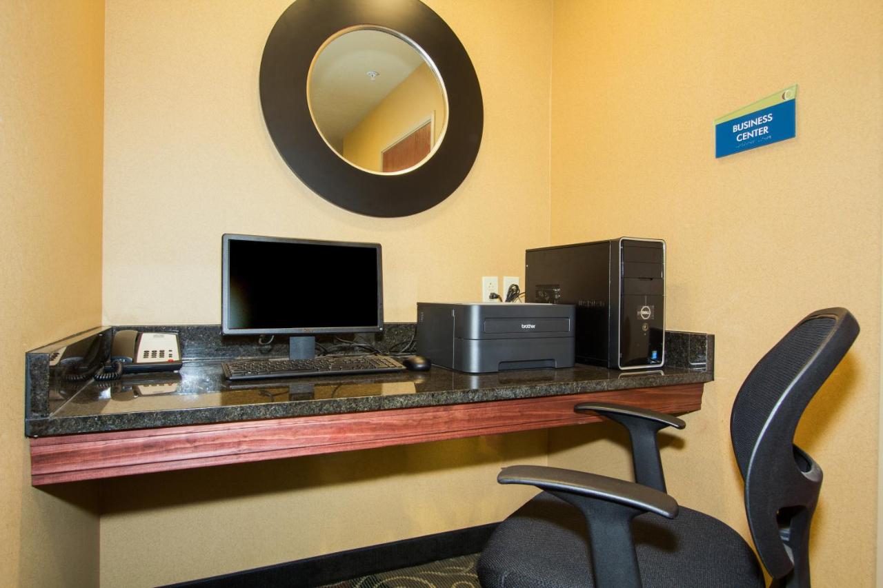 | Cobblestone Inn & Suites - Corry