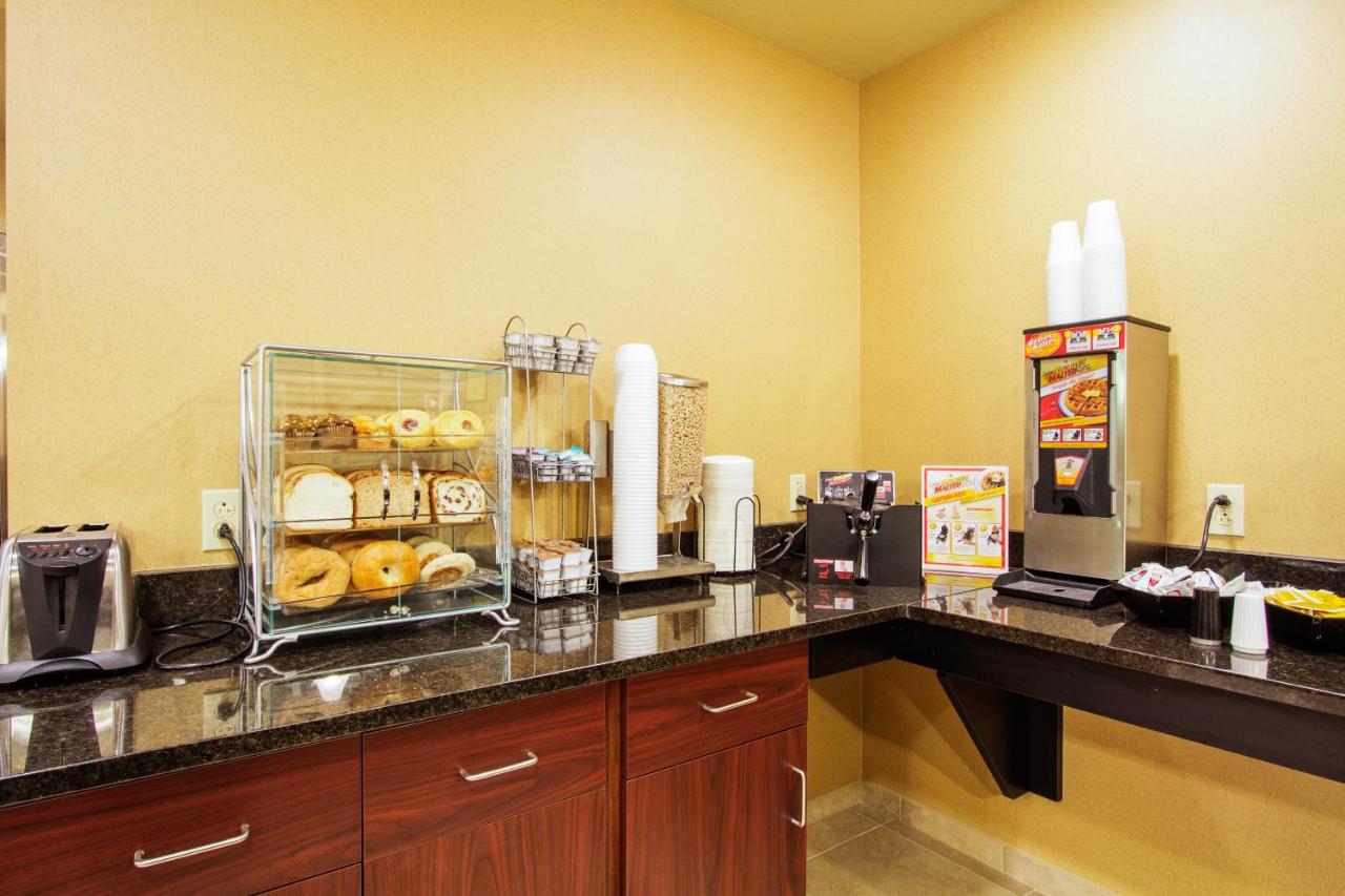 | Cobblestone Inn & Suites - Corry