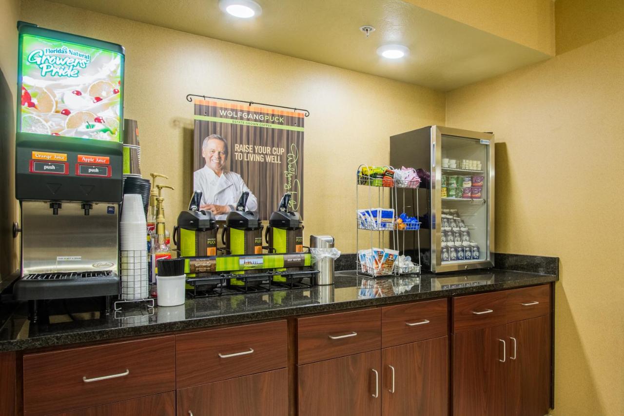 | Cobblestone Inn & Suites - Corry