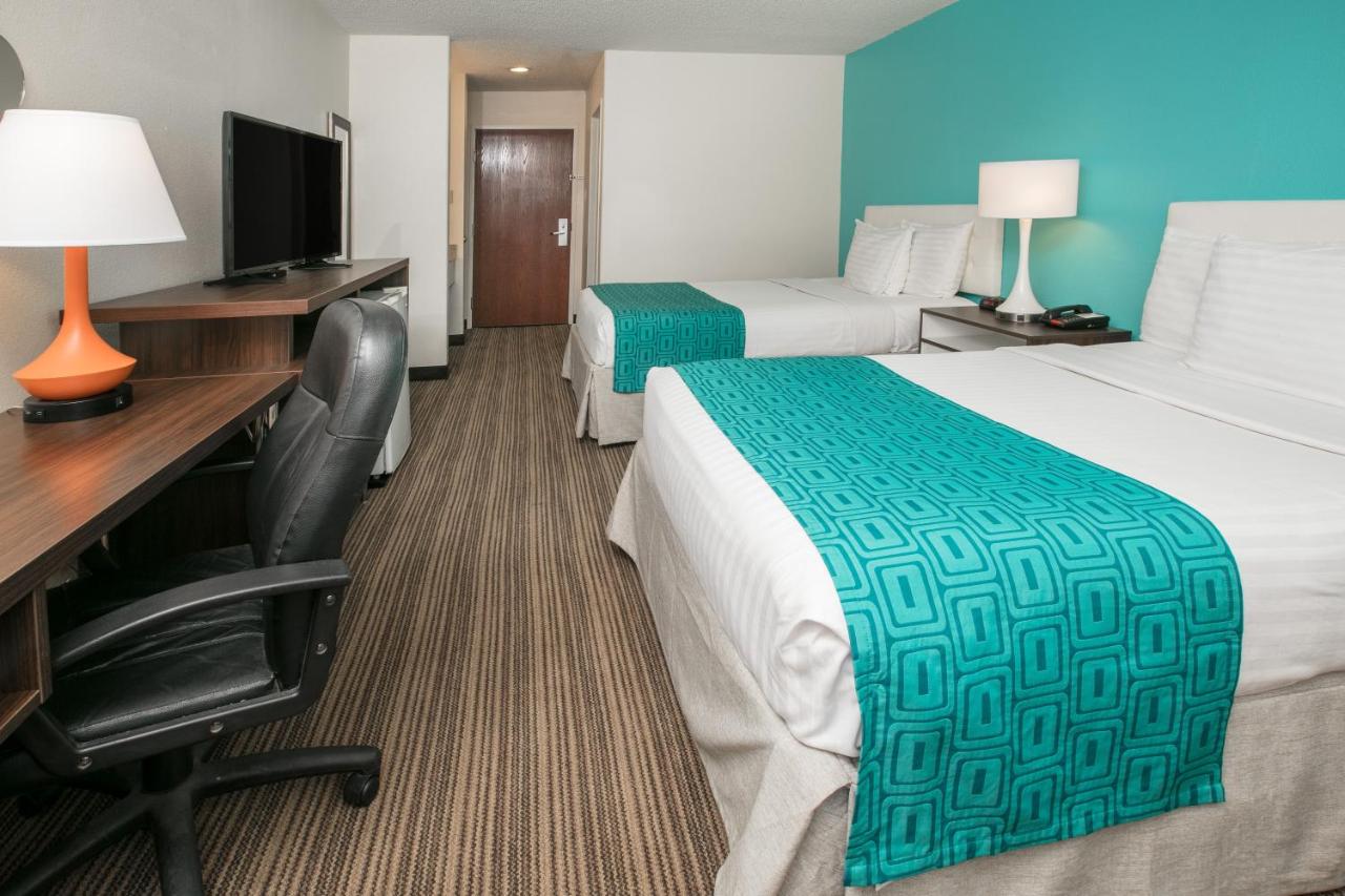 Double Room with Two Double Beds - Smoking at Howard Johnson by Wyndham Scott Lafayette