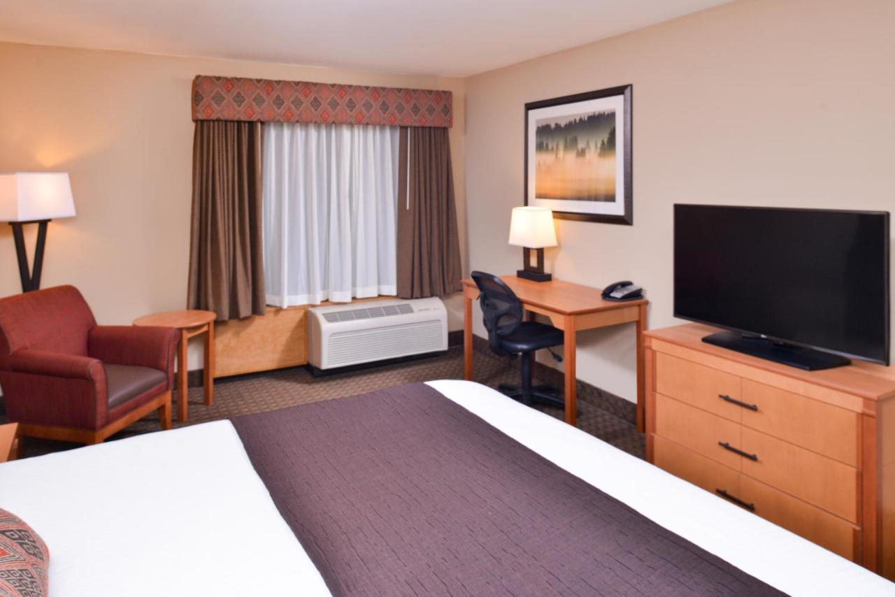 King Room - Non-Smoking at Best Western Plus Olympic Inn