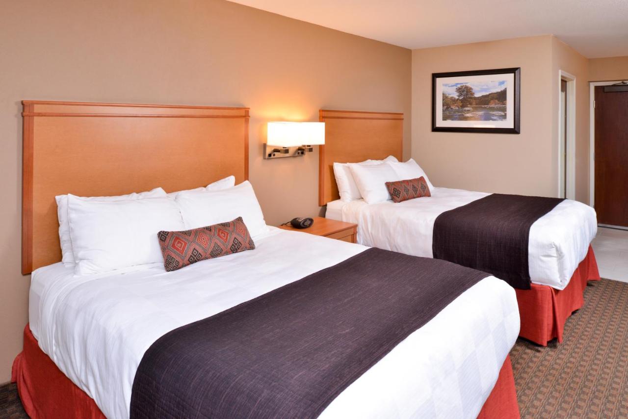 Queen Room with Two Queen Beds - Non-Smoking at Best Western Plus Olympic Inn