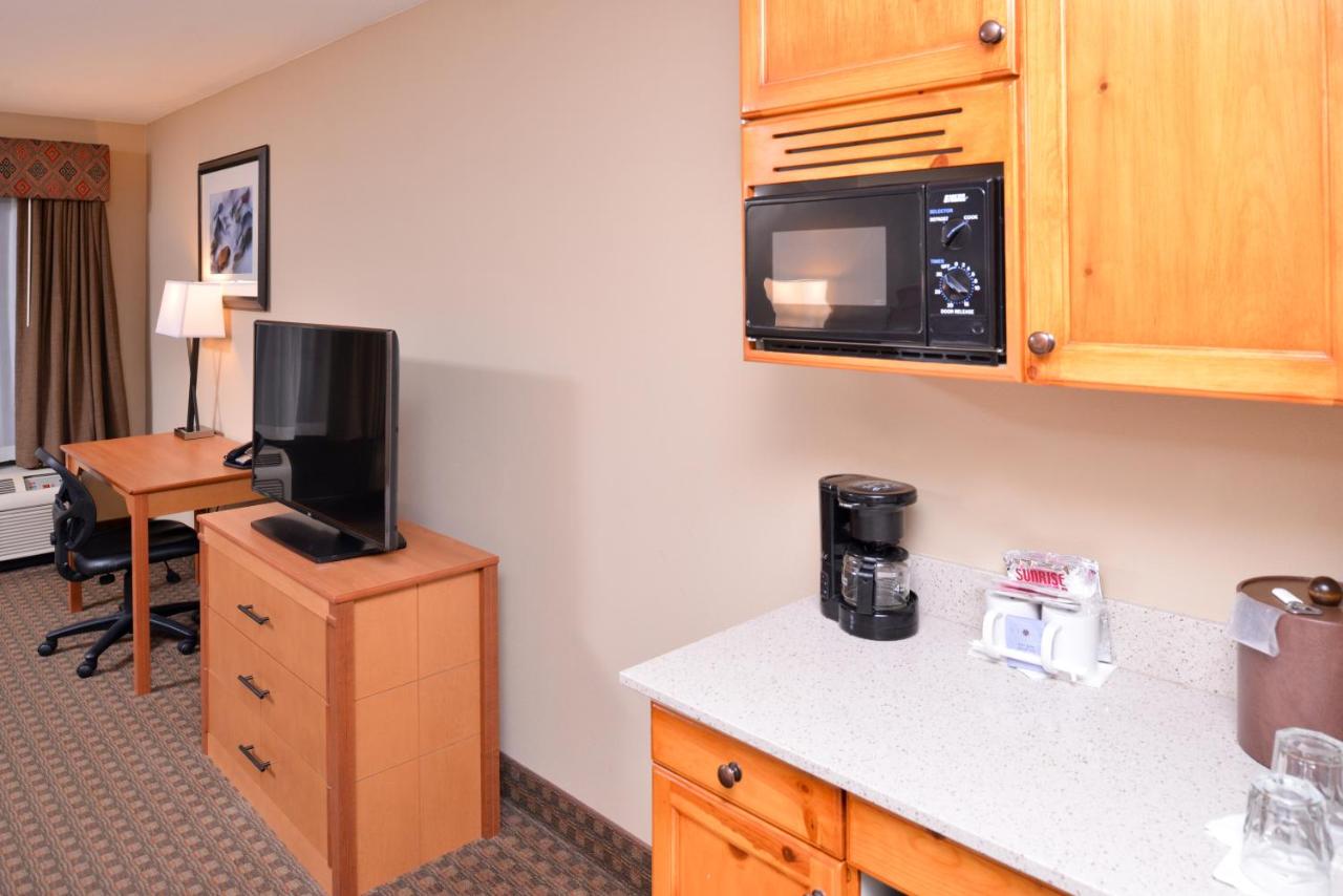 King Room - Non-Smoking at Best Western Plus Olympic Inn