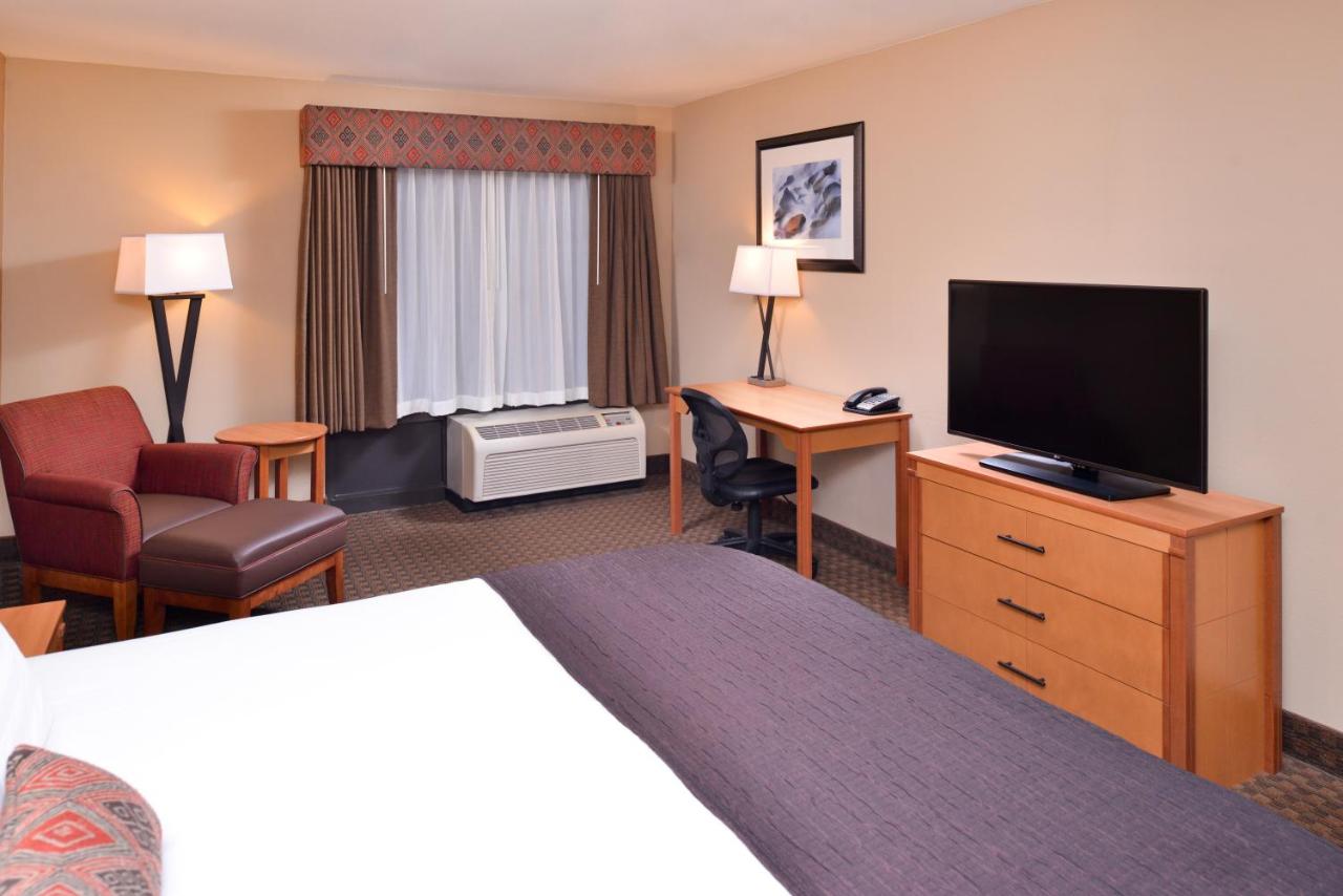 King Room - Non-Smoking at Best Western Plus Olympic Inn