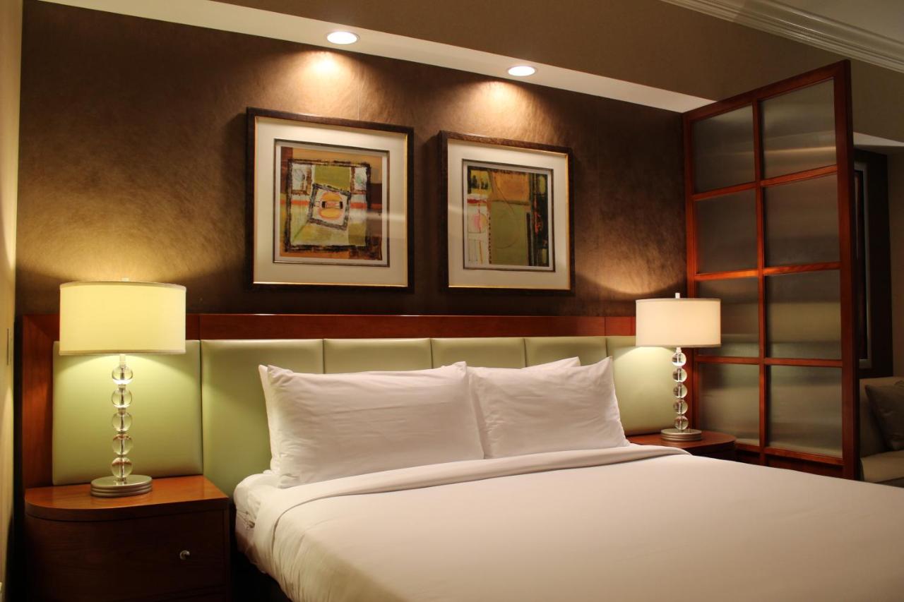 Junior Suite at Luxury Suites International At The Signature