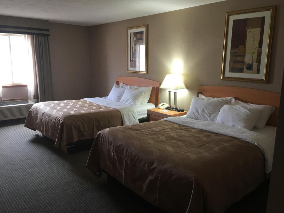 Deluxe Queen Room with Two Queen Beds at Quality Inn Nashville - Bloomington