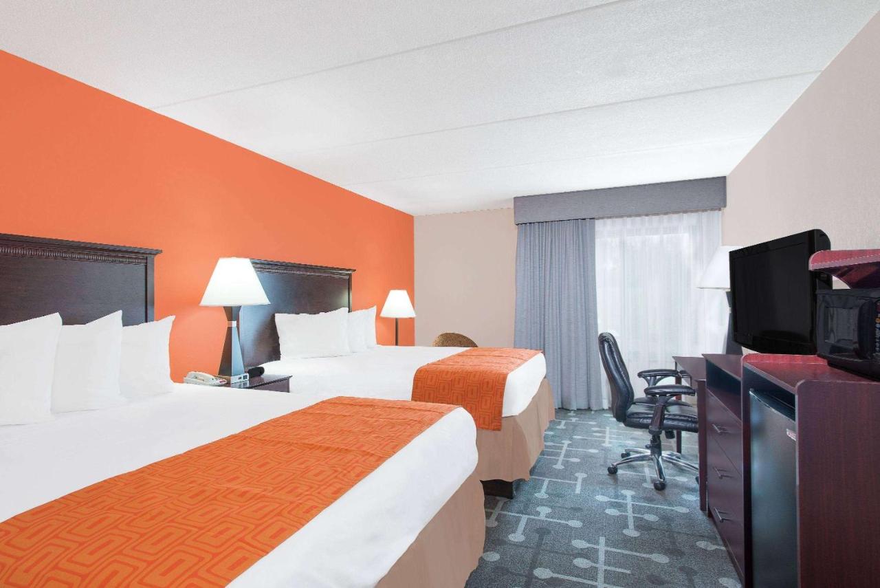 | Howard Johnson by Wyndham Saugerties