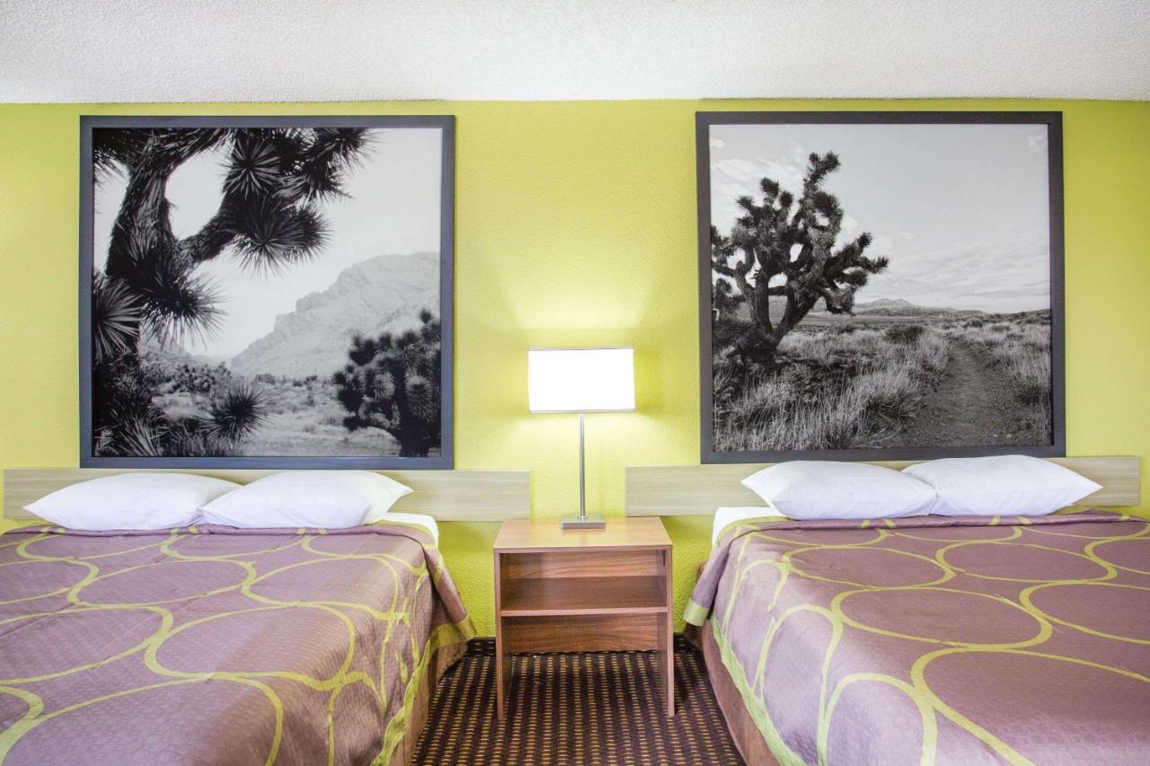 Queen Room with Two Queen Beds - Non-Smoking at Super 8 by Wyndham Kingman