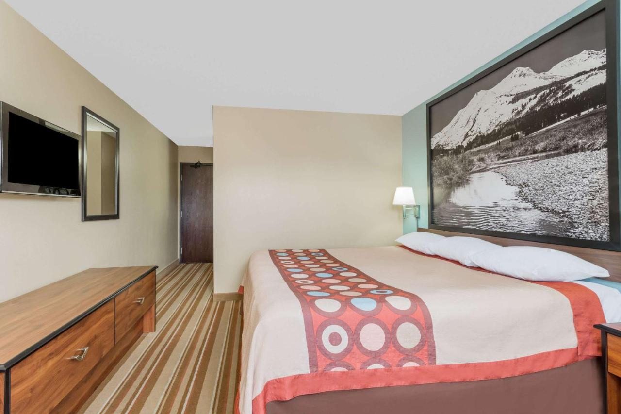 King Room - Disability Access/Non-Smoking at Super 8 by Wyndham Dillon/Breckenridge Area