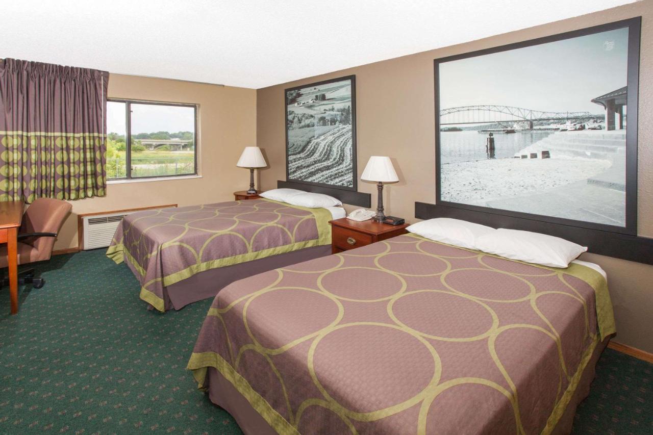 Double Room with Two Double Beds - Non-Smoking at Circle S Motel