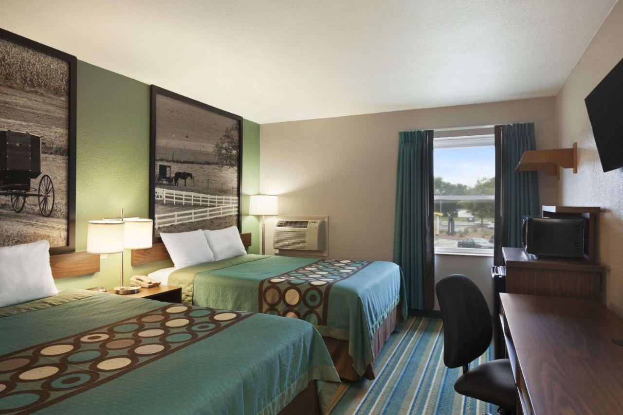 | Super 8 by Wyndham Tuscola