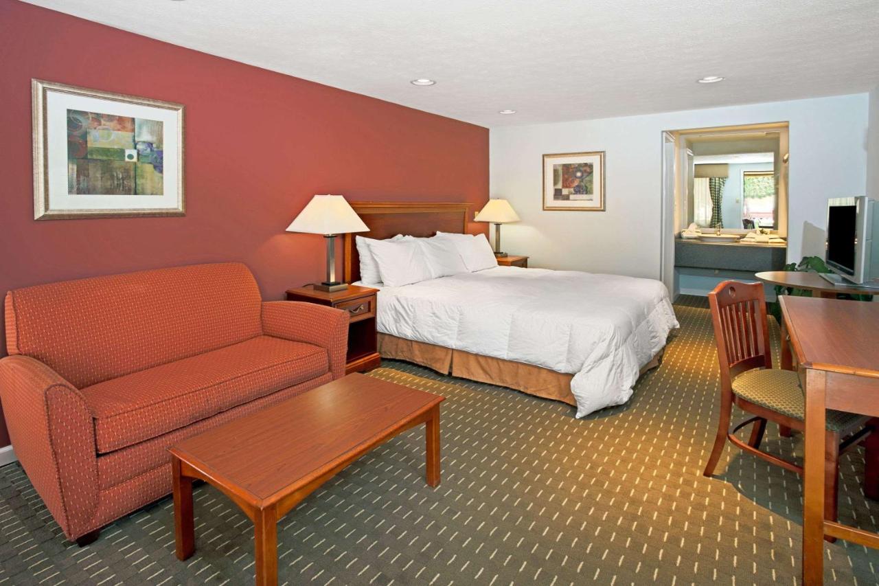 Single Room at Exceed Inn