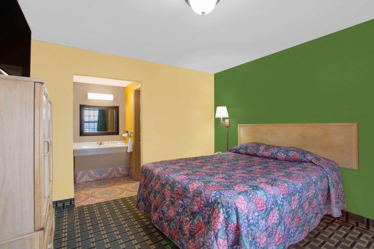 | Knights Inn Wildersville