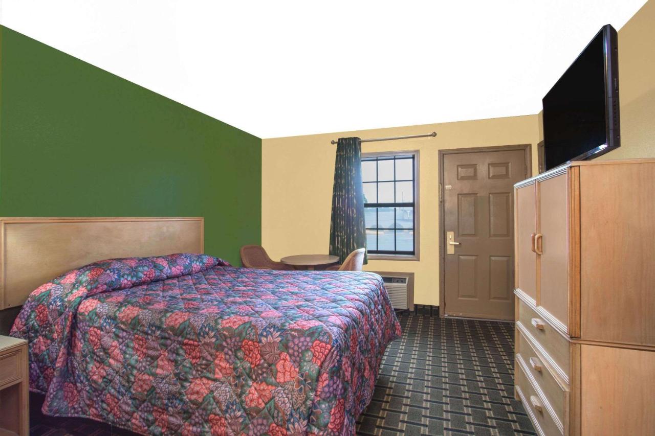 | Knights Inn Wildersville