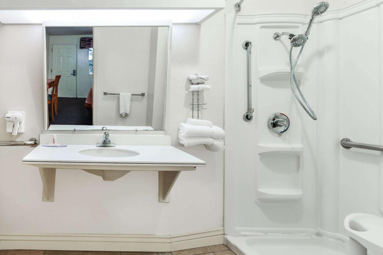 Queen Room with Roll-In Shower - Mobility/Hearing Accessible - Non-Smoking at Super 8 by Wyndham Abilene North