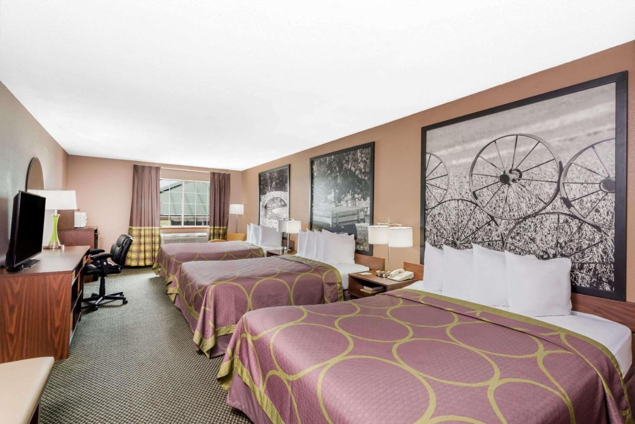  | Super 8 by Wyndham Winfield-Quail Ridge Area
