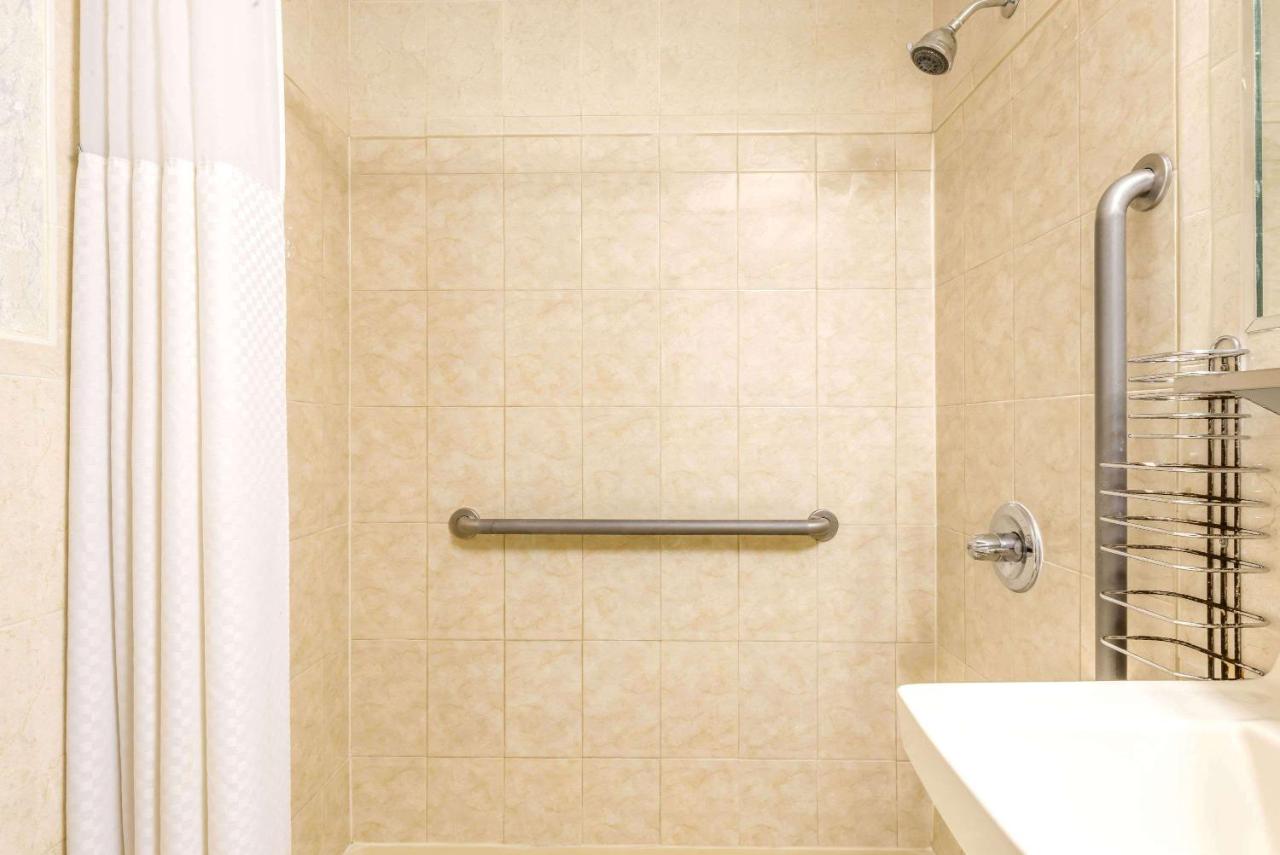 | Super 8 by Wyndham North Bergen NJ/NYC Area