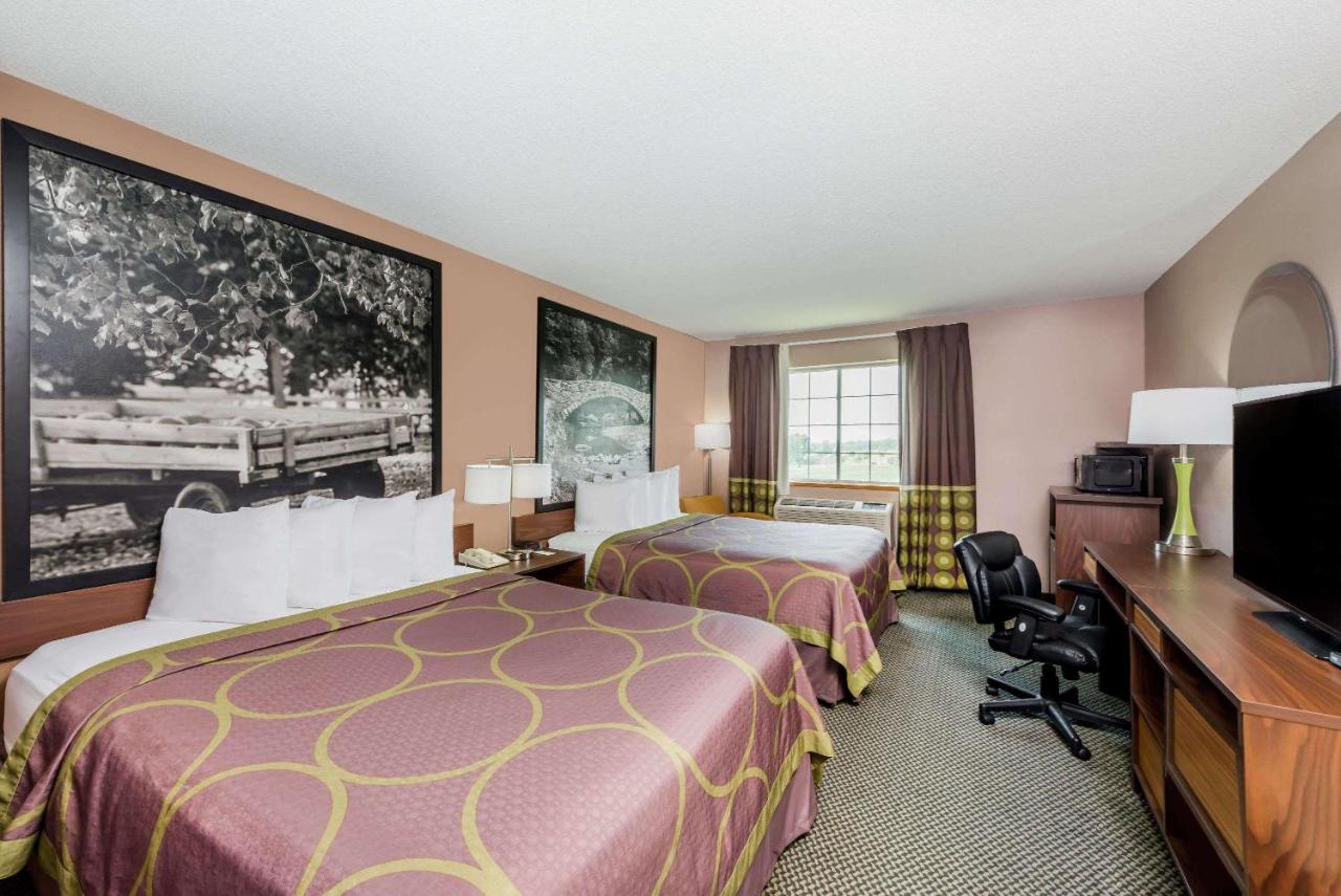 | Super 8 by Wyndham Winfield-Quail Ridge Area