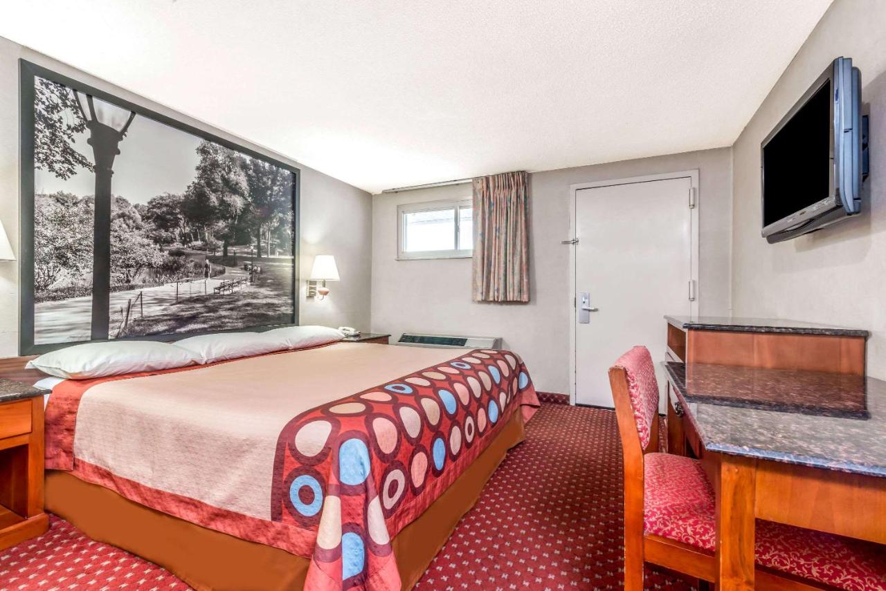 | Super 8 by Wyndham North Bergen NJ/NYC Area