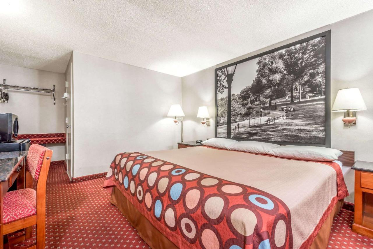 | Super 8 by Wyndham North Bergen NJ/NYC Area
