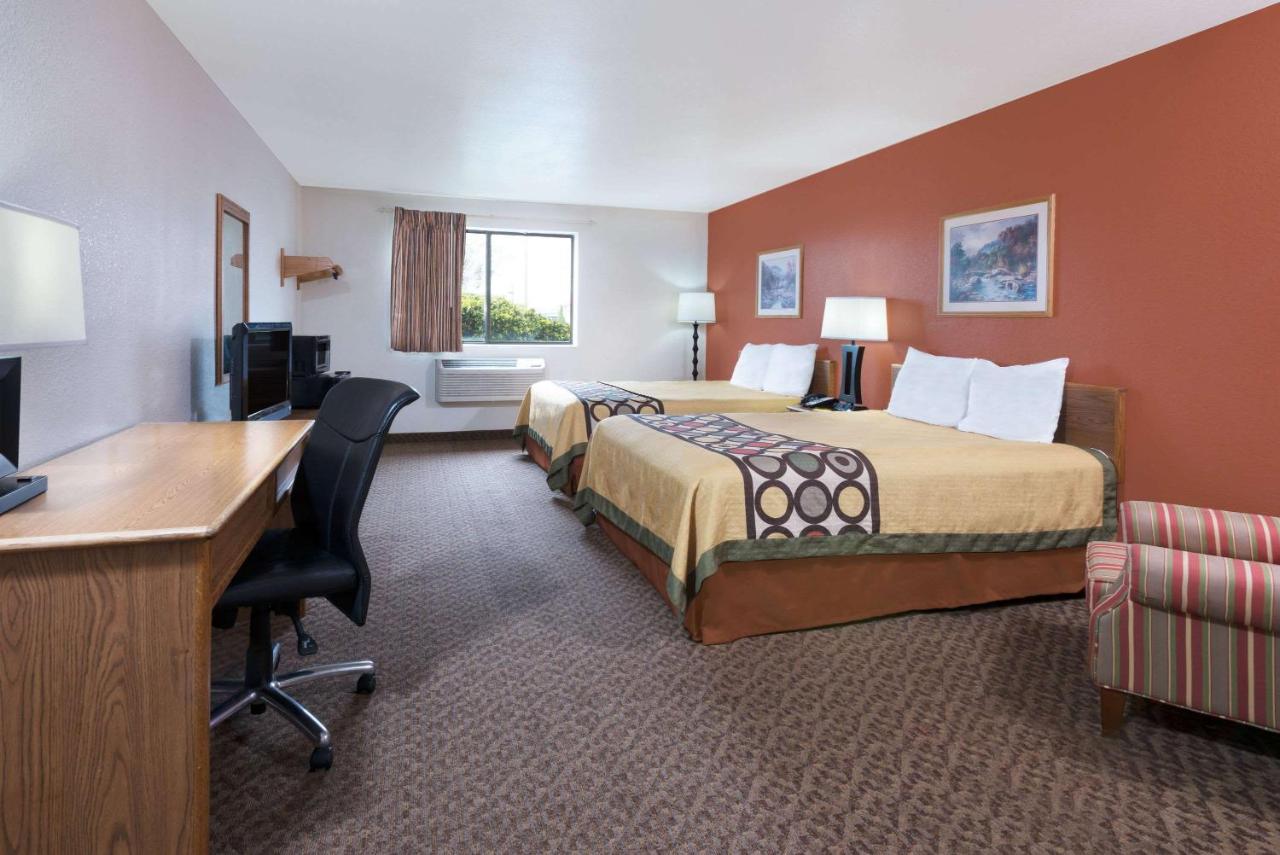 Business Queen Room with Two Queen Beds - Non-Smoking at Super 8 by Wyndham Morgantown