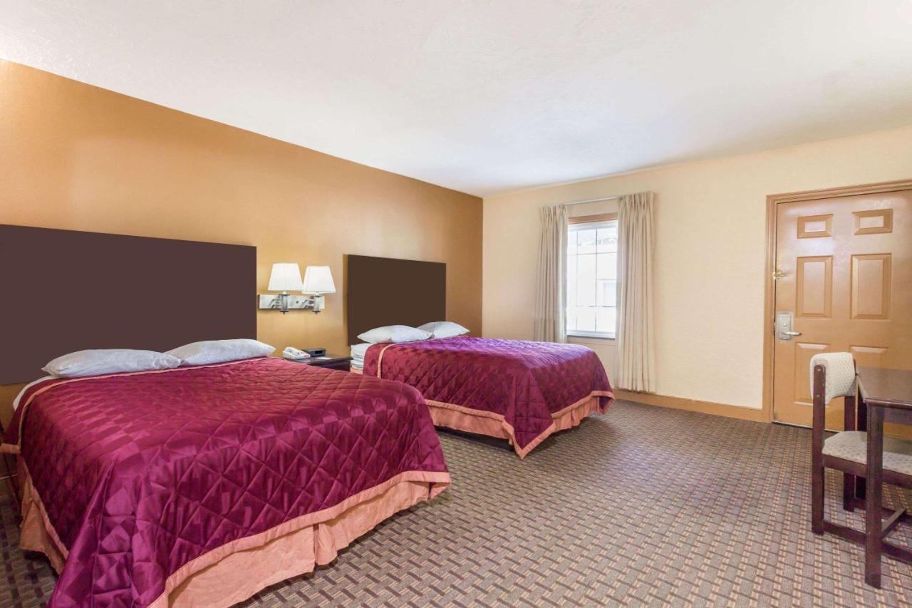 | Knights Inn Glen Allen