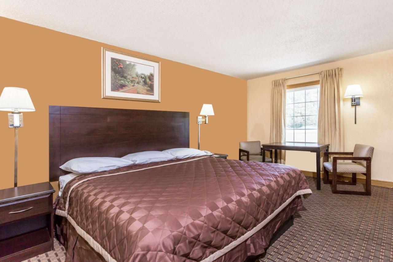 | Knights Inn Glen Allen