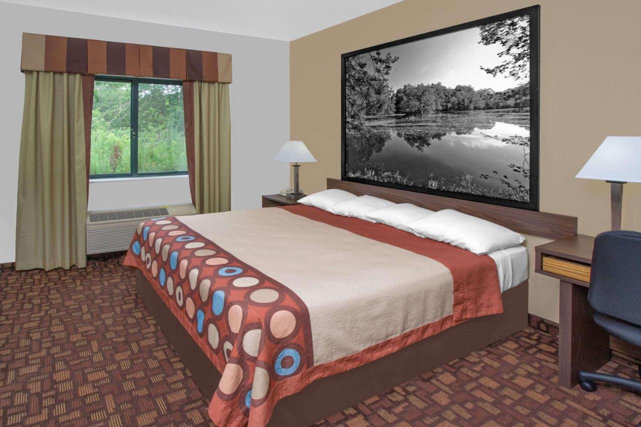  | Super 8 by Wyndham Three Rivers