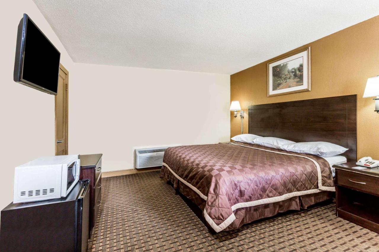| Knights Inn Glen Allen