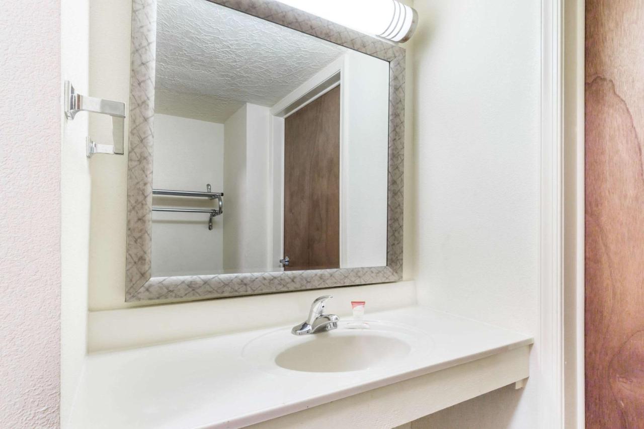 | Knights Inn Glen Allen