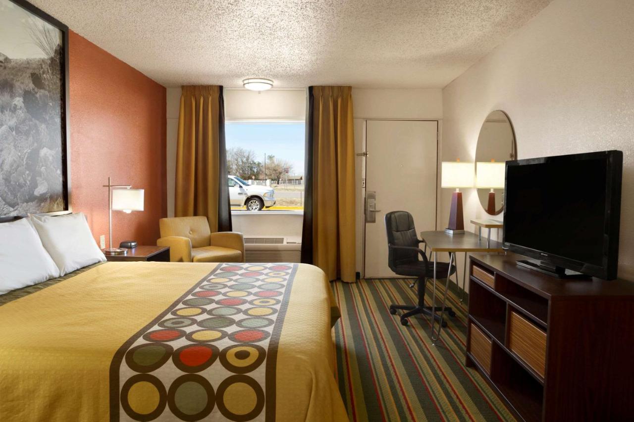 King Room - Non-Smoking at Super 8 by Wyndham Woodward