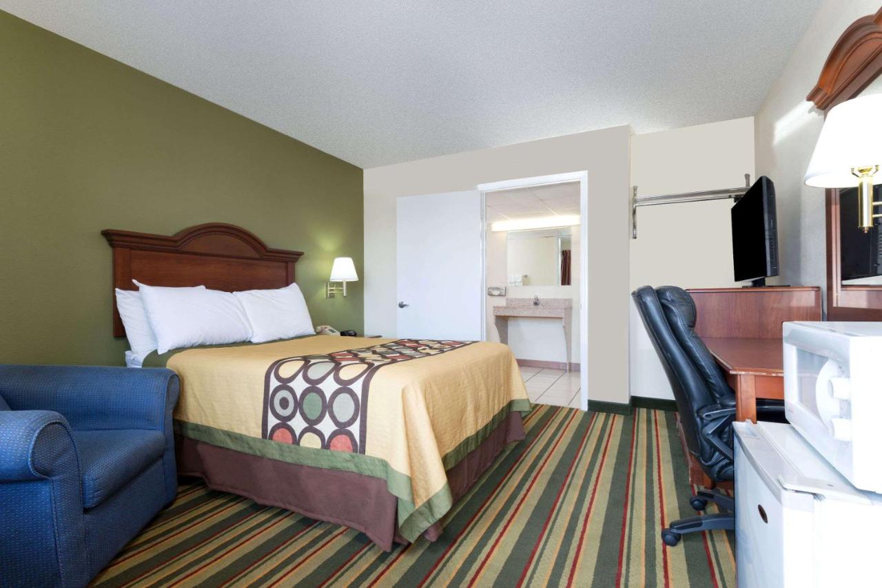 | Cornerstone Inn & Suites Troy