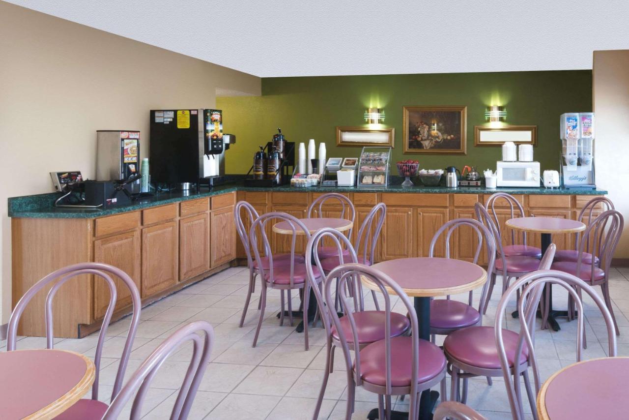 | Cornerstone Inn & Suites Troy