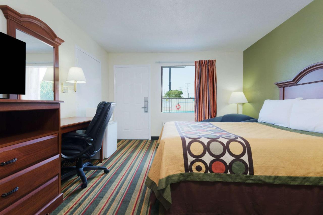 | Cornerstone Inn & Suites Troy